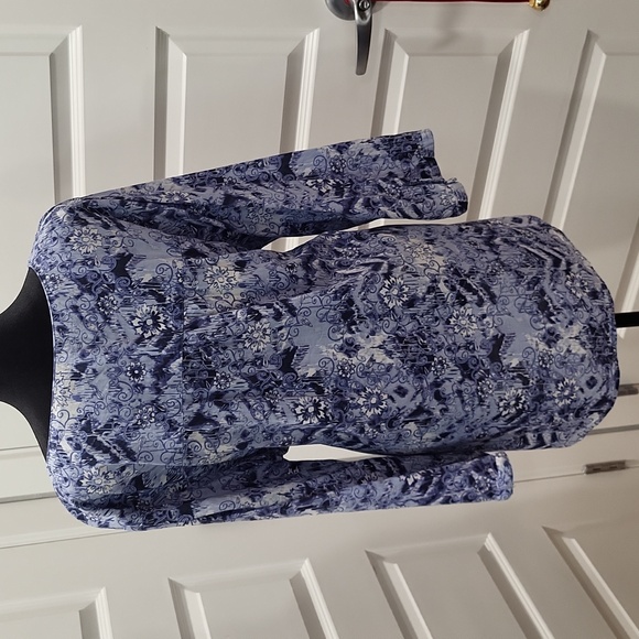 WESTBOUND WOMAN BLUE FLORAL PRINT PULL OVER FRONT BUTTONS SIZE 3X - Picture 5 of 10